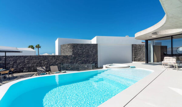 Luxury Beachfront Villa Escape