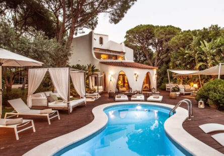 Premium Coastal Villa Stay