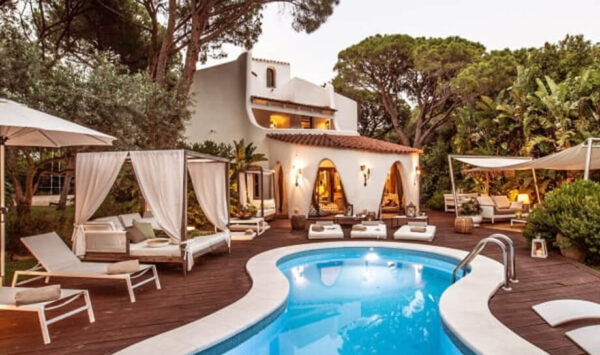 Premium Coastal Villa Stay